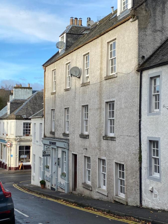 Cosy Central Apartment In Historic Dunkeld Exterior photo